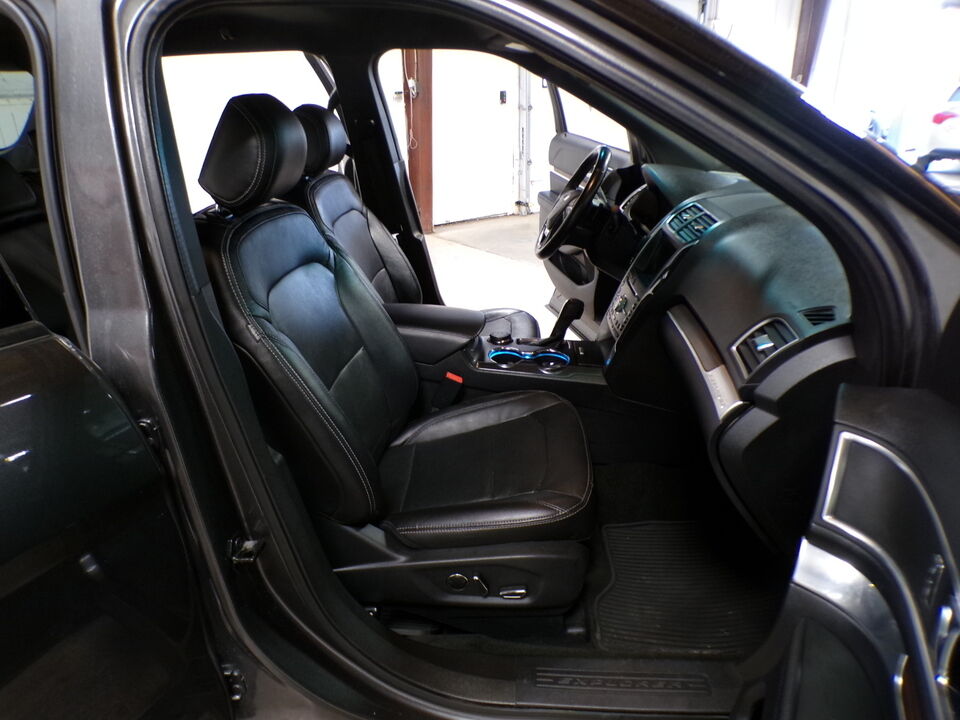 2016 Ford Explorer  - Tom's Budget Cars