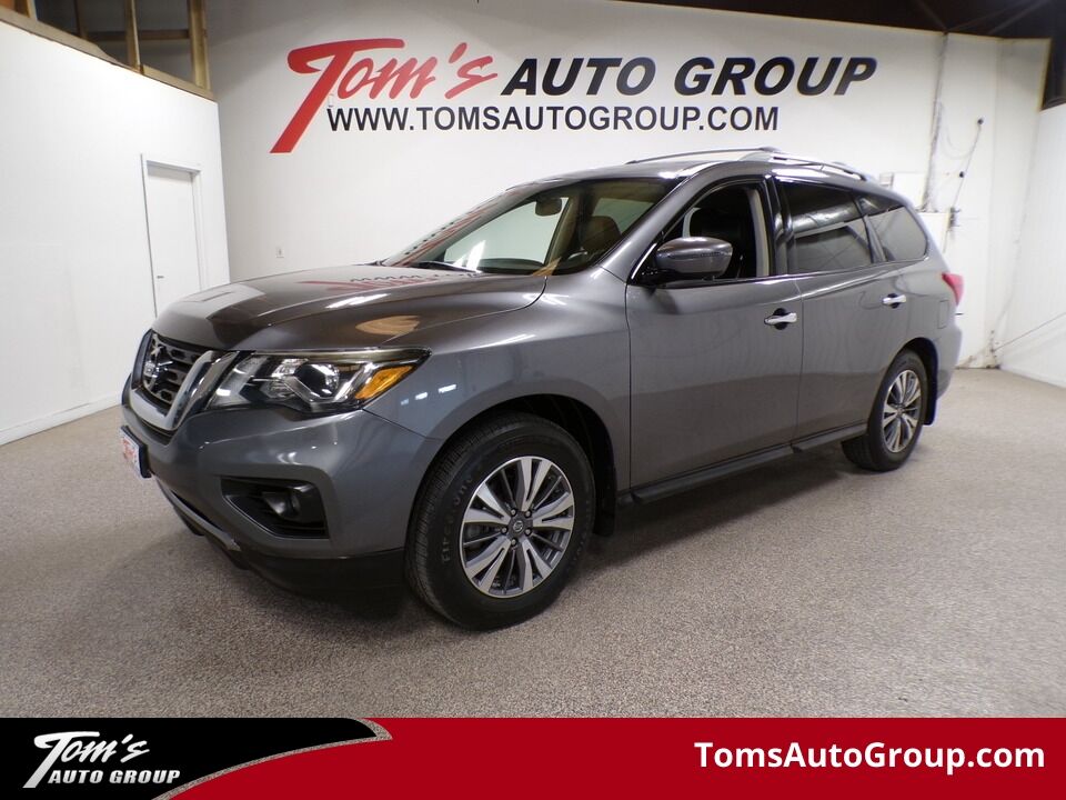 2017 Nissan Pathfinder  - Toms Auto Sales West