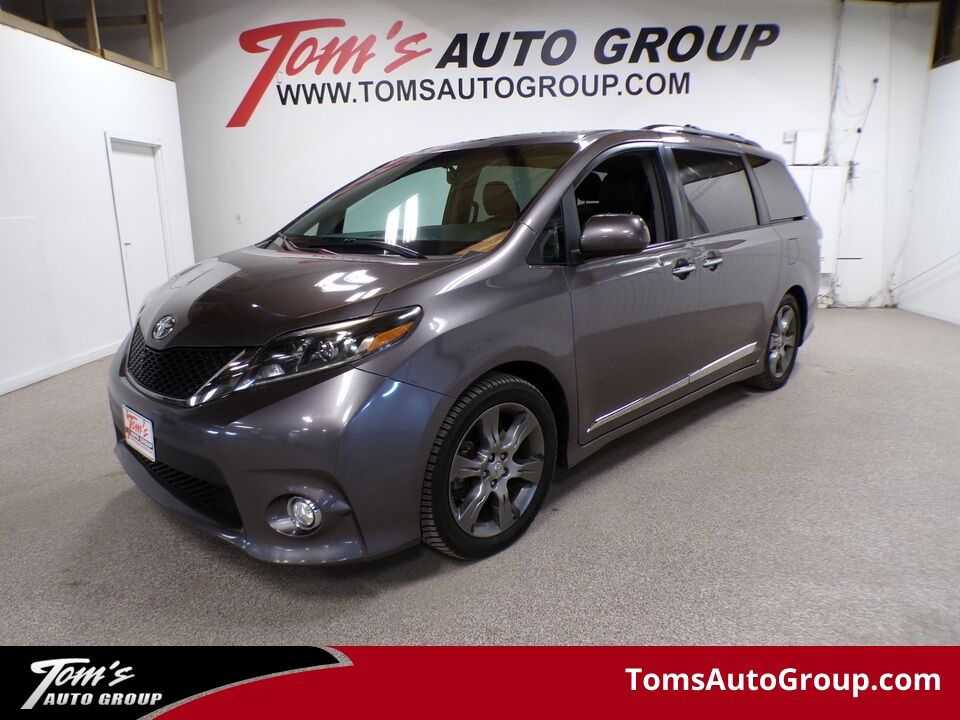 2015 Toyota Sienna  - Tom's Auto Group