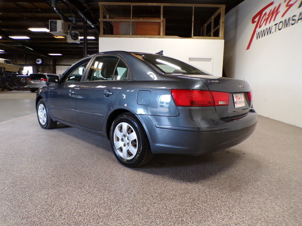 2010 Hyundai Sonata  - Tom's Auto Sales, Inc.