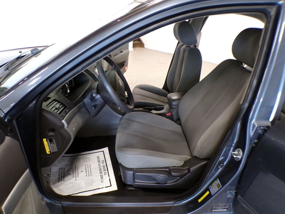 2010 Hyundai Sonata  - Tom's Auto Sales, Inc.