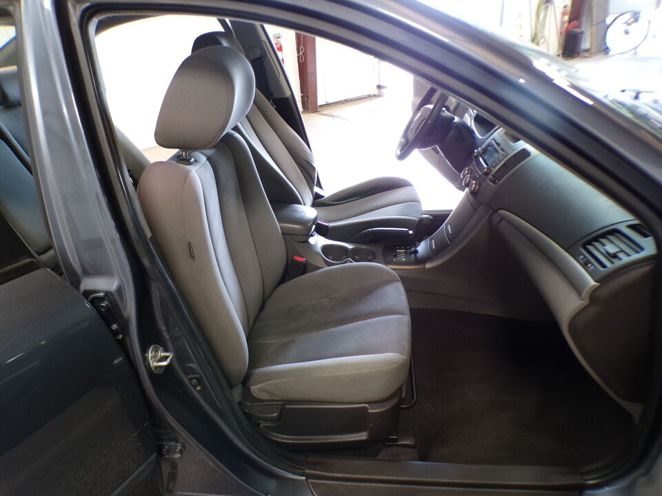 2010 Hyundai Sonata  - Tom's Auto Sales, Inc.