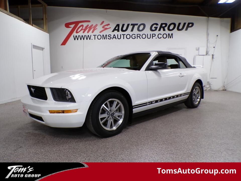 2005 Ford Mustang  - Tom's Auto Sales North