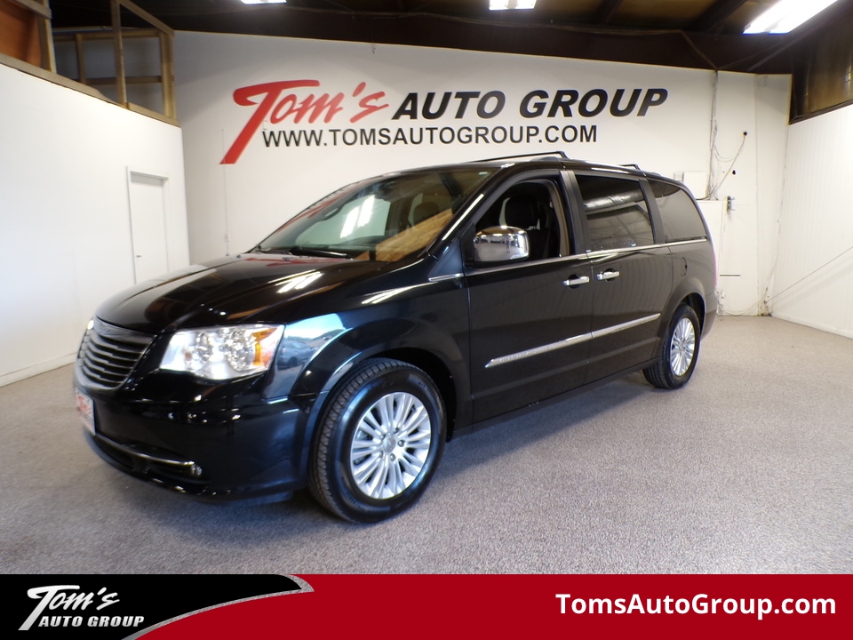 2013 Chrysler Town & Country Limited  - W37471L  - Toms Auto Sales West