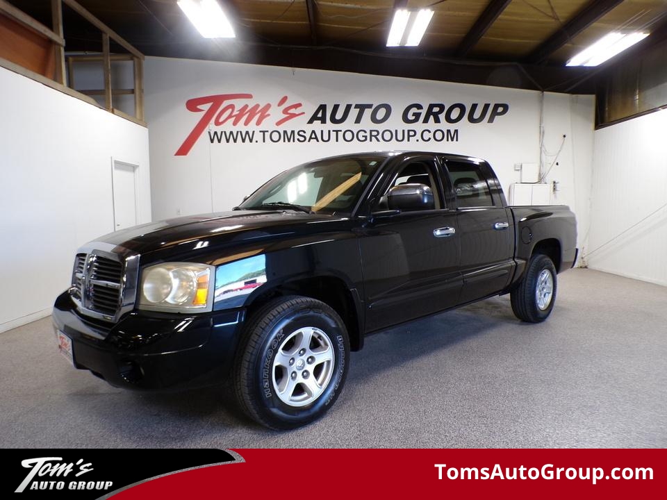 2005 Dodge Dakota SLT  - S66670L  - Tom's Auto Group