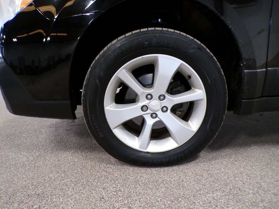 2013 Subaru Outback  - Tom's Credit City