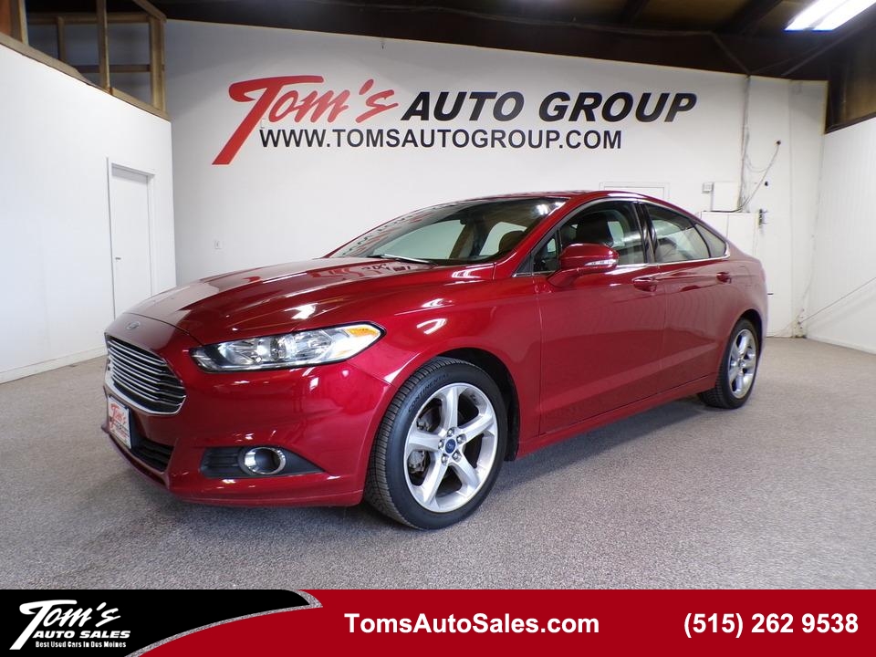 2016 Ford Fusion SE  - 68052L  - Tom's Auto Group