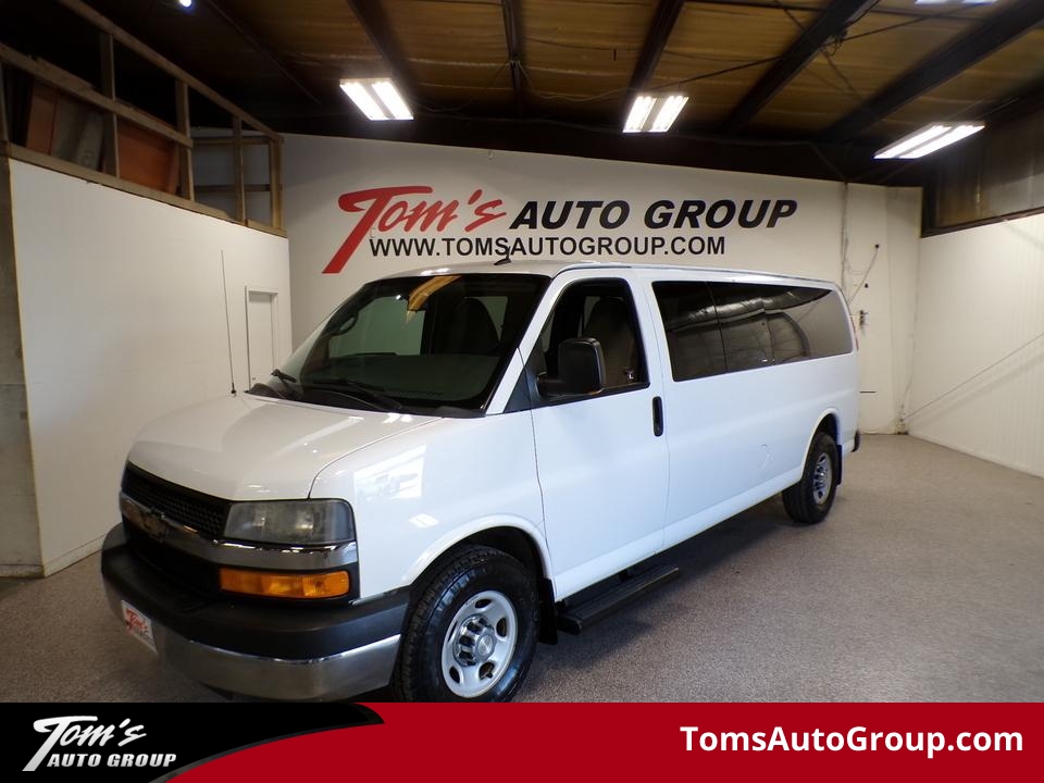 2013 Chevrolet Express Passenger LT  - N06185  - Tom's Auto Group