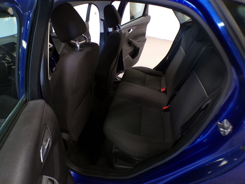 2012 Ford Focus  - Tom's Credit City