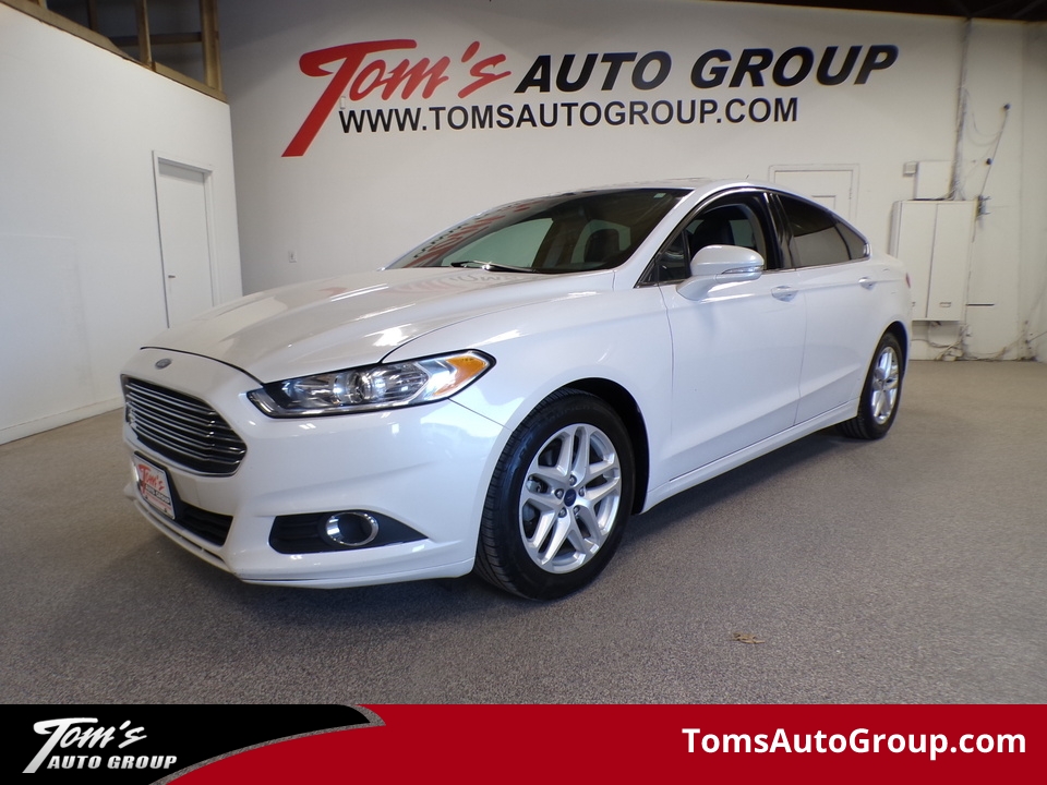 2015 Ford Fusion SE  - M06442  - Tom's Auto Group