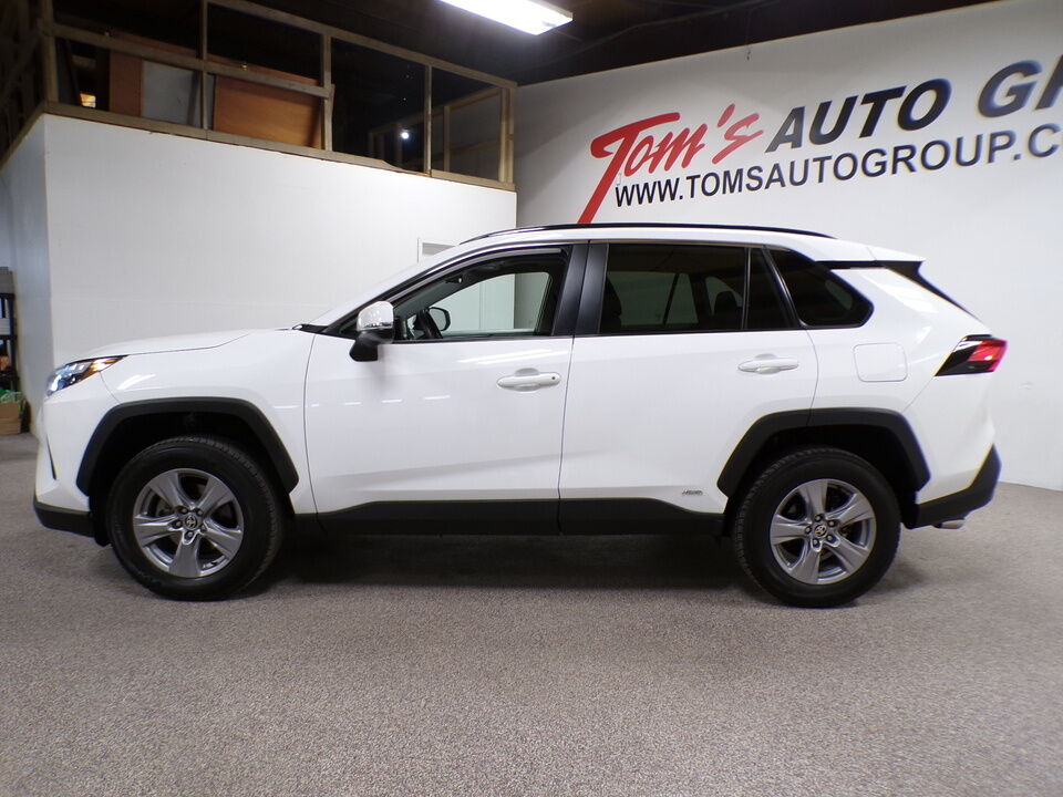 2022 Toyota RAV-4  - Tom's Credit City