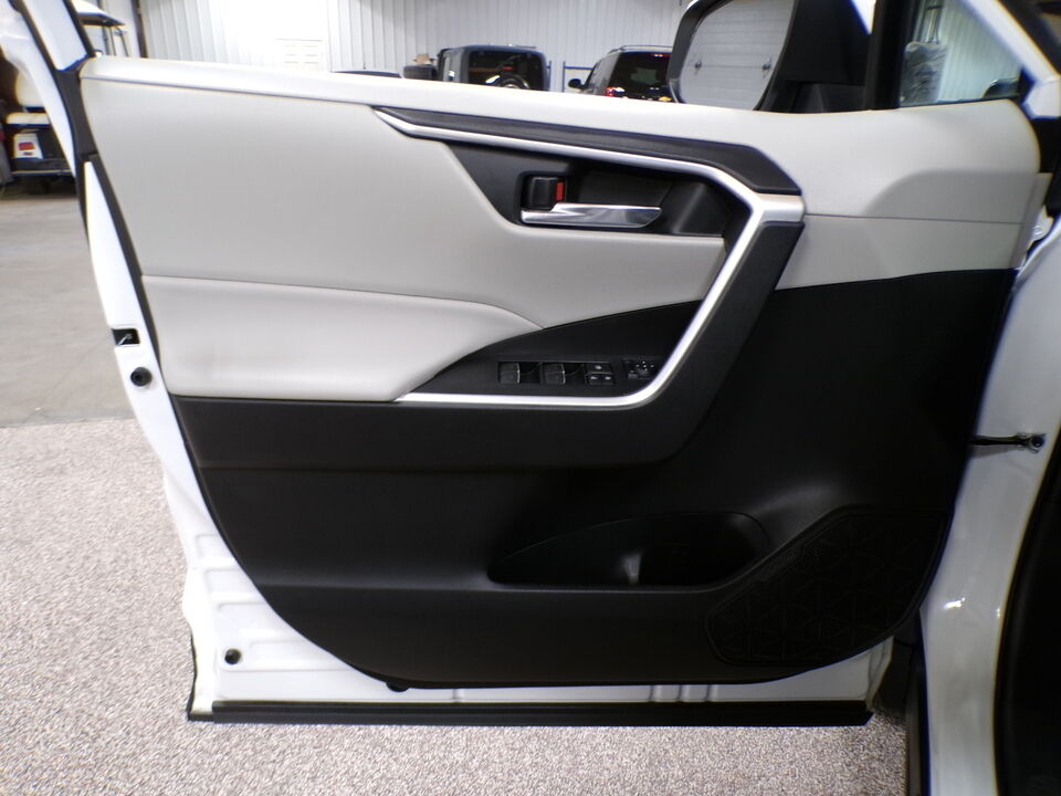 2022 Toyota RAV-4  - Tom's Credit City