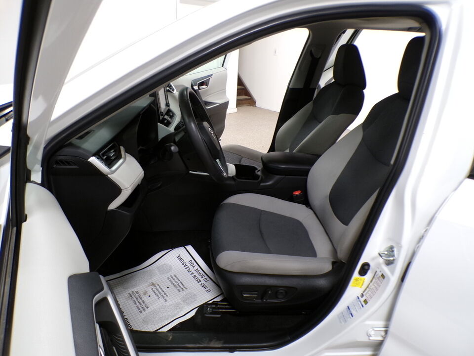 2022 Toyota RAV-4  - Tom's Credit City