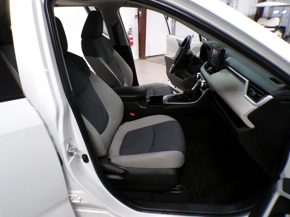 2022 Toyota RAV-4  - Tom's Credit City