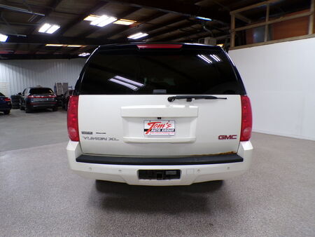 2011 GMC Yukon XL  - Tom's Budget Cars