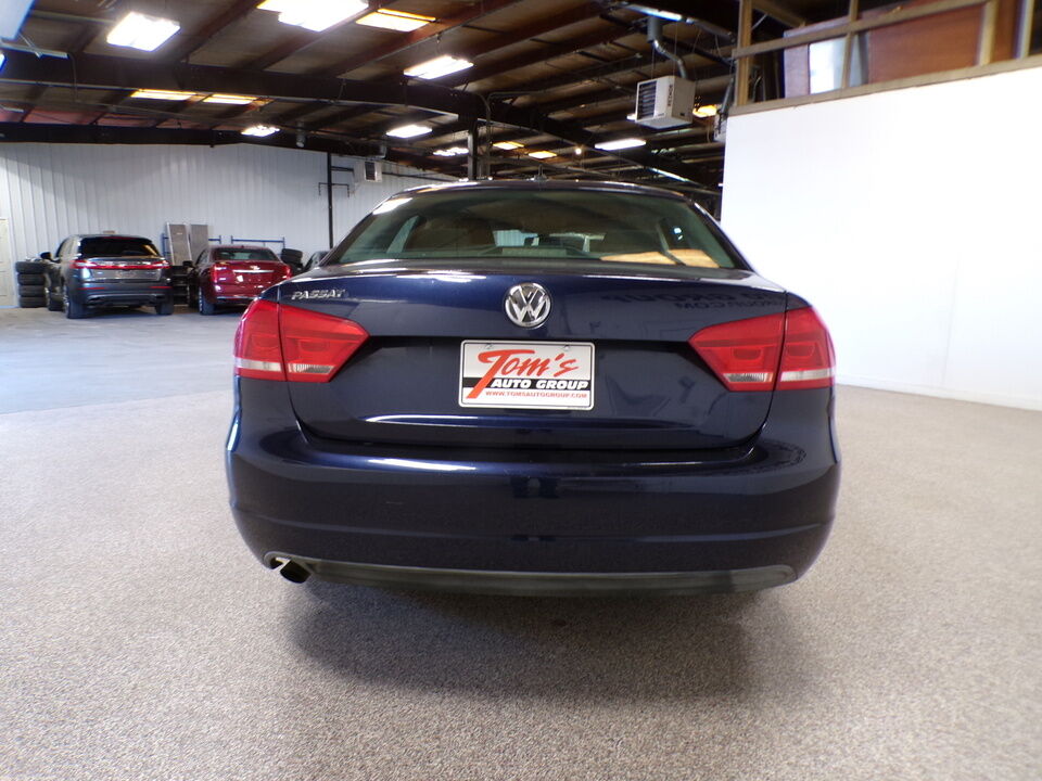 2013 Volkswagen Passat  - Tom's Credit City