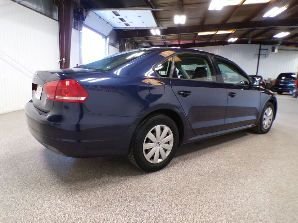 2013 Volkswagen Passat  - Tom's Credit City
