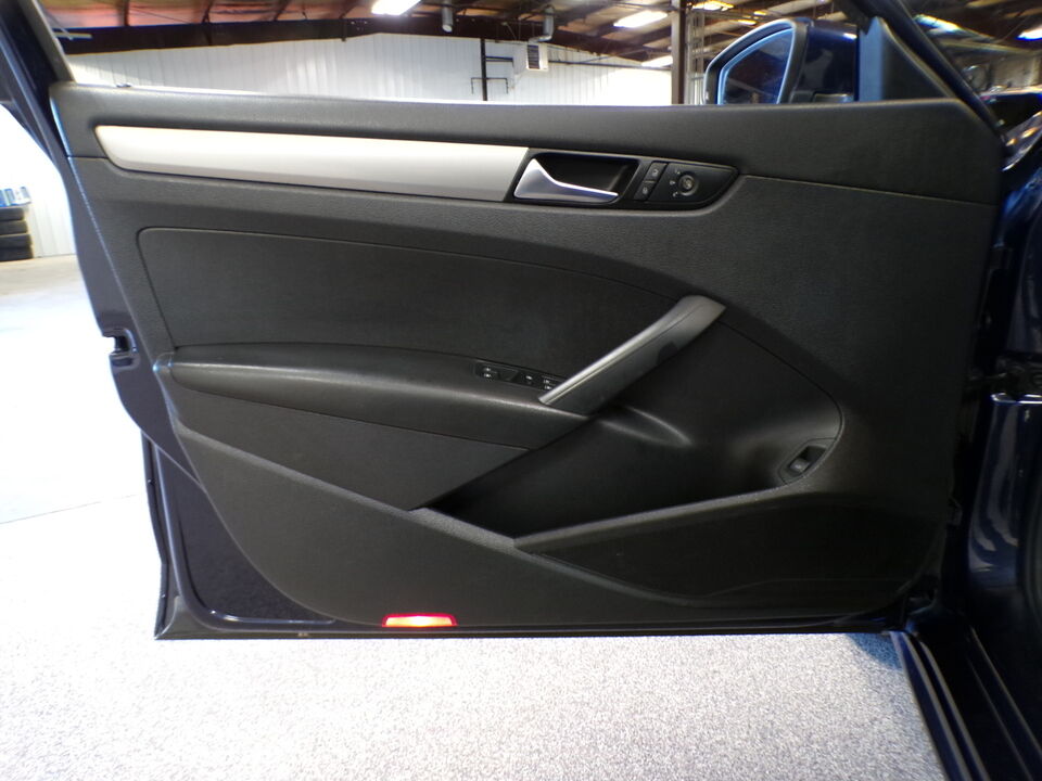 2013 Volkswagen Passat  - Tom's Credit City