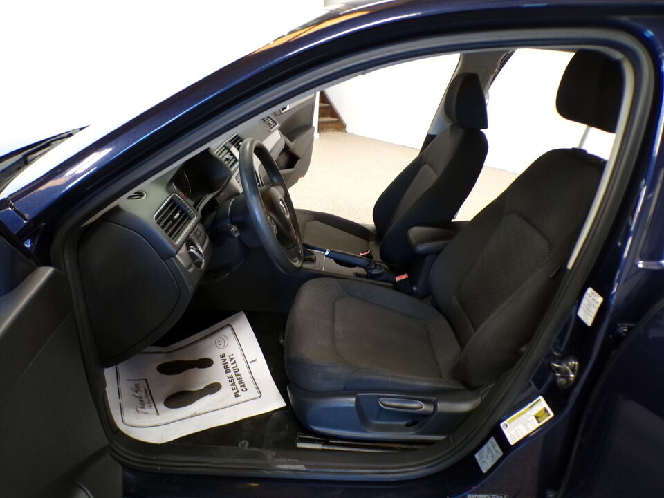 2013 Volkswagen Passat  - Tom's Credit City
