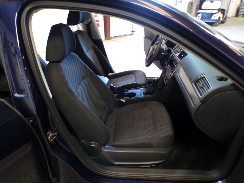 2013 Volkswagen Passat  - Tom's Credit City
