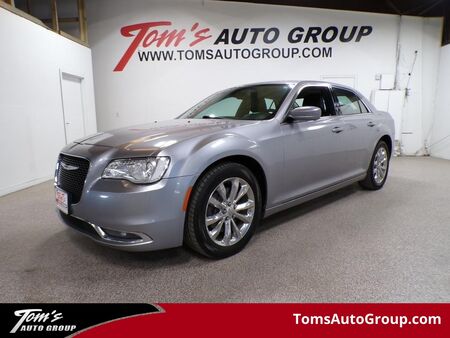 2015 Chrysler 300  - Tom's Auto Group