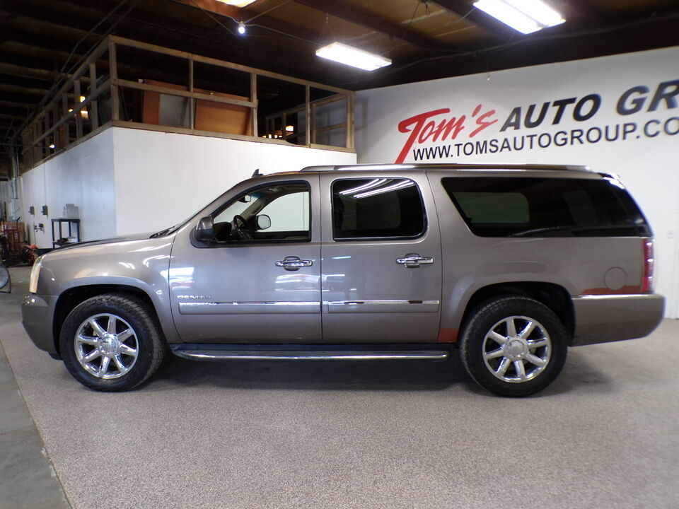 2011 GMC Yukon XL  - Tom's Auto Sales, Inc.
