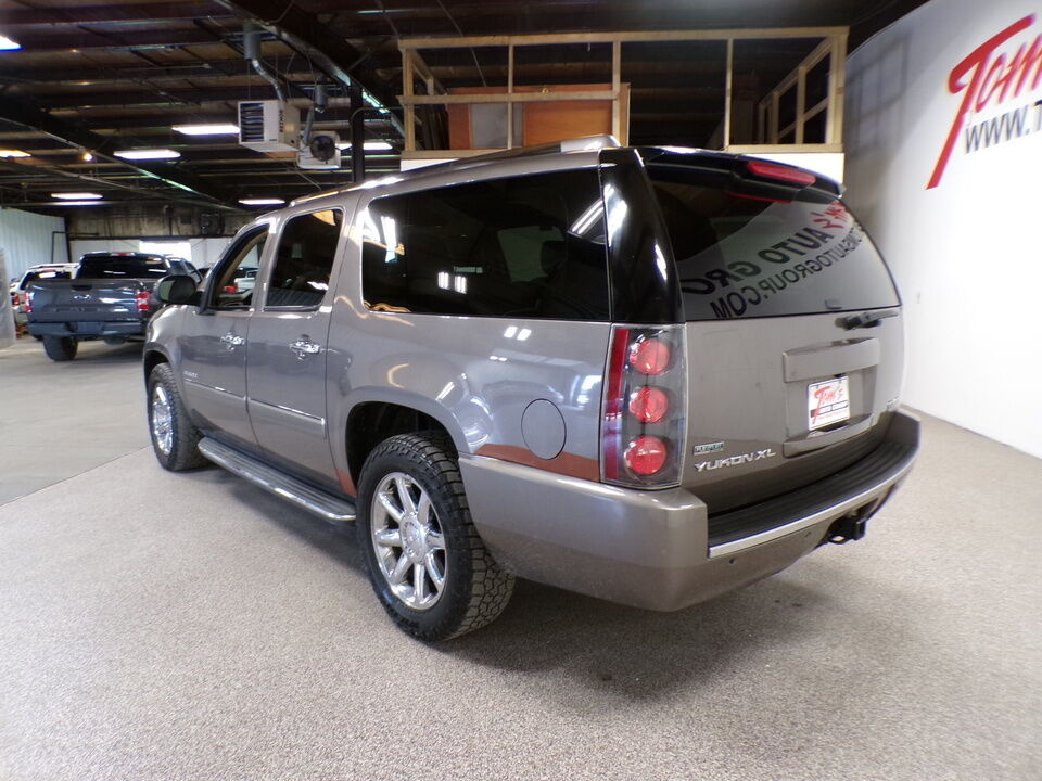 2011 GMC Yukon XL  - Tom's Auto Sales, Inc.