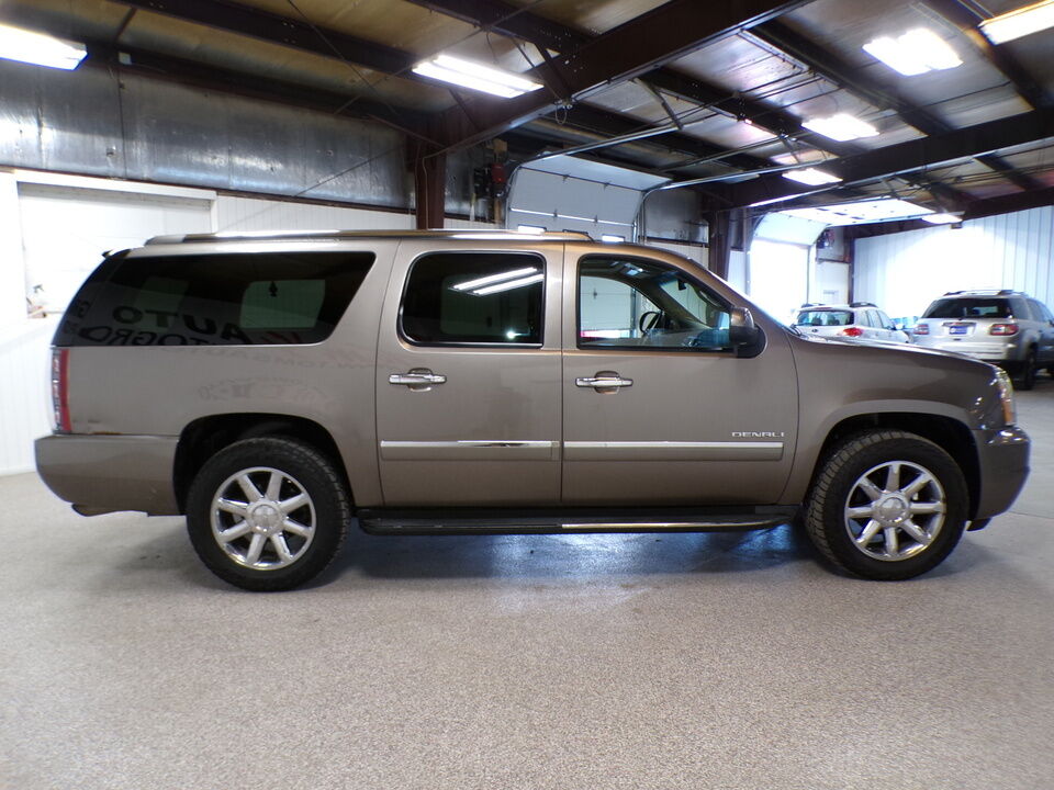 2011 GMC Yukon XL  - Tom's Auto Sales, Inc.