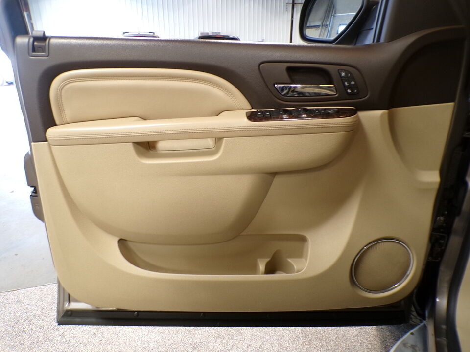 2011 GMC Yukon XL  - Tom's Auto Sales, Inc.