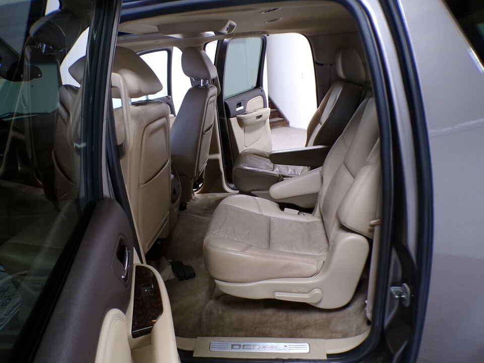 2011 GMC Yukon XL  - Tom's Auto Sales, Inc.