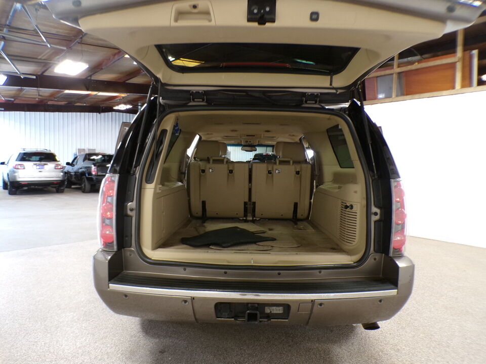 2011 GMC Yukon XL  - Tom's Auto Sales, Inc.