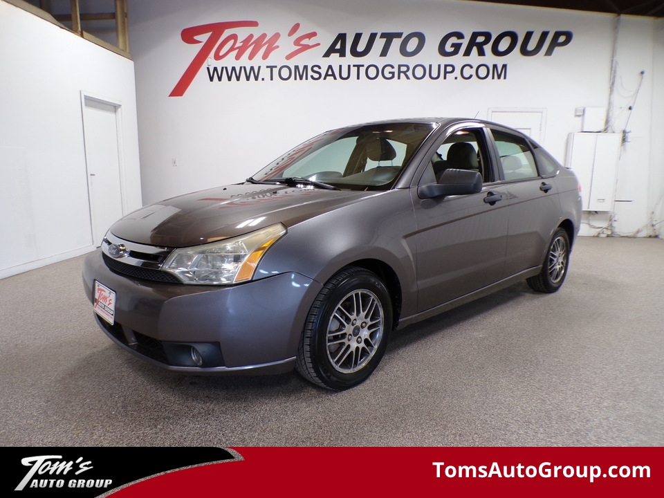 2010 Ford Focus SE  - B93955C  - Tom's Budget Cars