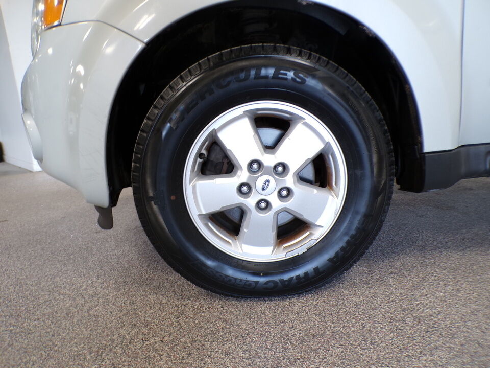 2009 Ford Escape  - Tom's Auto Sales, Inc.