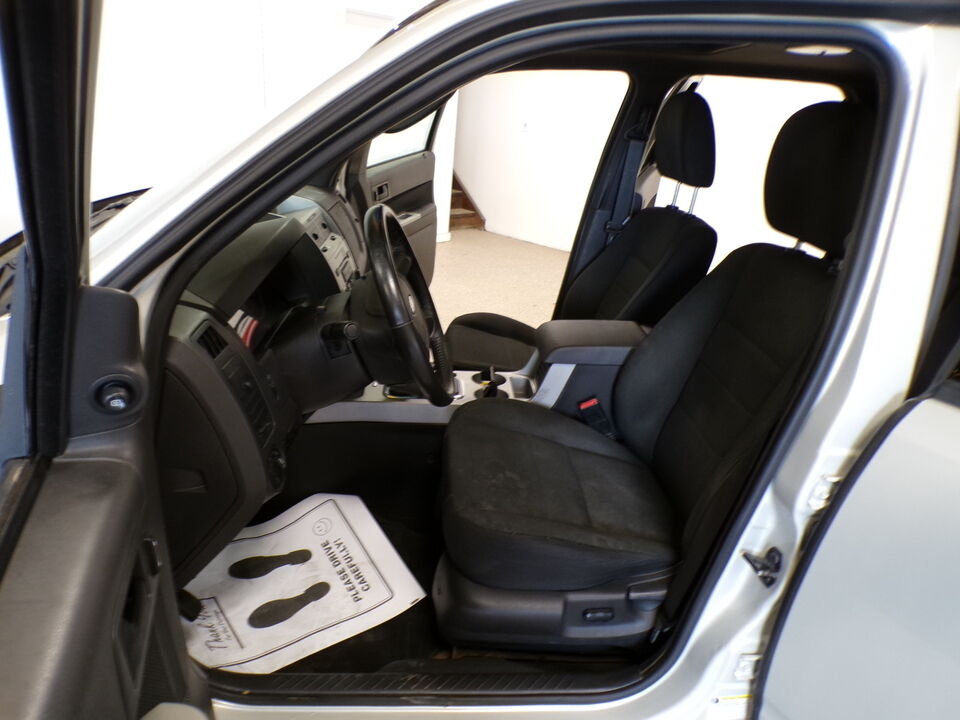 2009 Ford Escape  - Tom's Auto Sales, Inc.