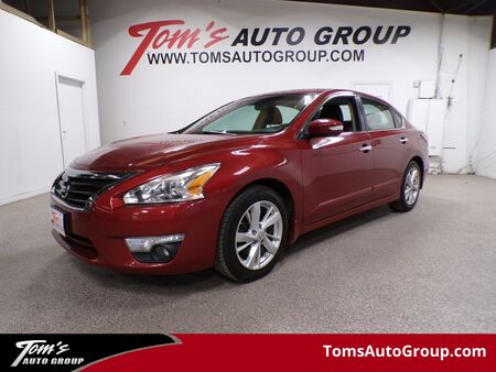2015 Nissan Altima  - Tom's Auto Group