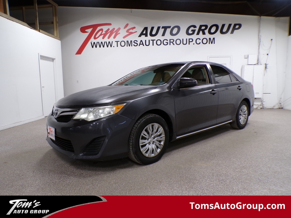 2012 Toyota Camry LE  - B05886Z  - Tom's Budget Cars