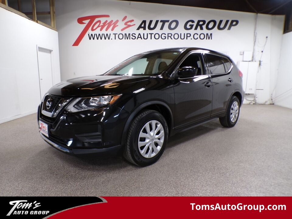 2017 Nissan Rogue  - Tom's Credit City