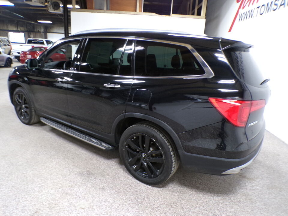 2016 Honda Pilot  - Tom's Credit City