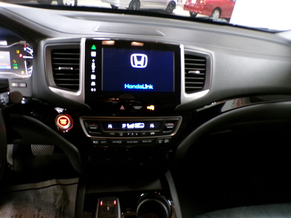 2016 Honda Pilot  - Tom's Credit City
