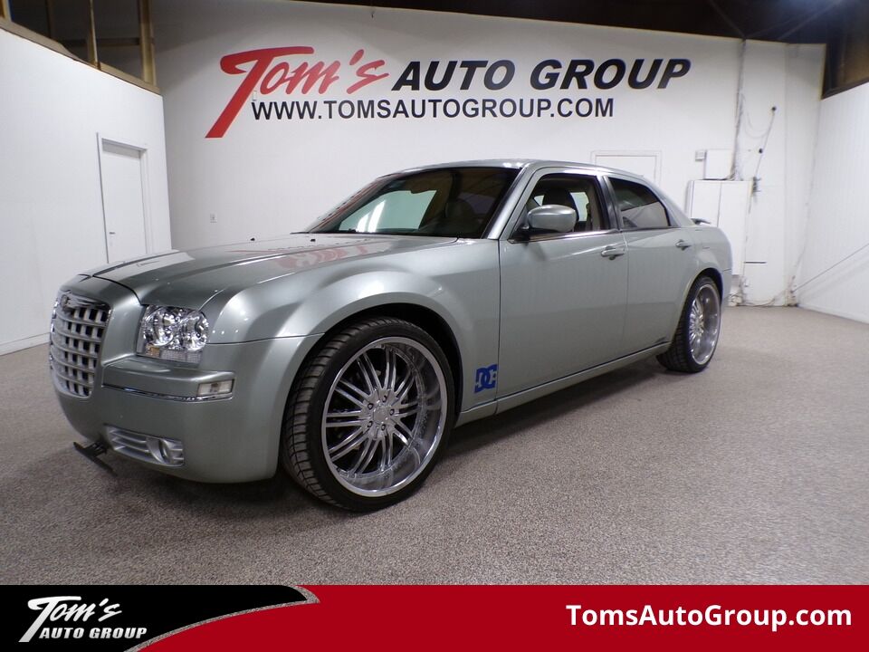 2005 Chrysler 300  - Tom's Budget Cars