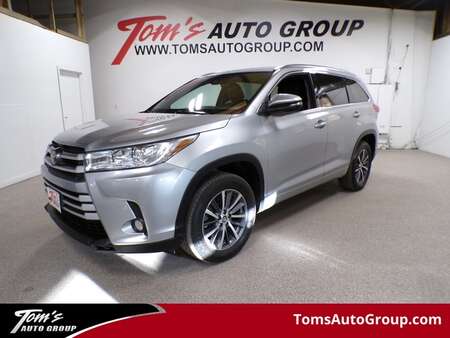 2017 Toyota Highlander XLE for Sale  - M78060L  - Tom's Auto Sales, Inc.