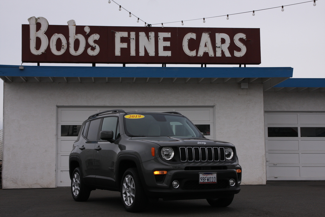 2019 Jeep Renegade Latitude  - 5769  - Bob's Fine Cars