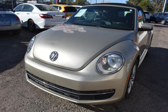 2013 Volkswagen Beetle  - Dynamite Auto Sales