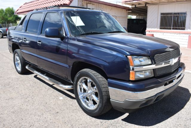 2005 Chevrolet AVALANCHE 1500 2WD Crew Cab  - 23149  - Dynamite Auto Sales