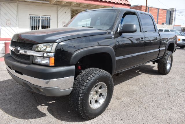 2005 Chevrolet Silverado 2500HD LT 4WD Crew Cab  - 25022  - Dynamite Auto Sales