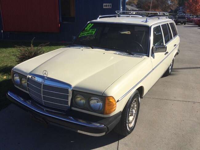 1981 Mercedes-Benz 300 Series TD for Sale  - 102863D  - MCCJ Auto Group