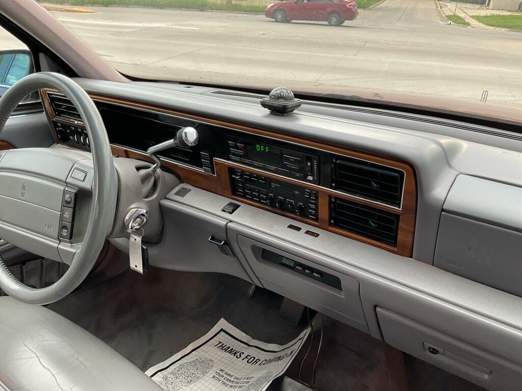 1993 Lincoln Continental (93)  - MCCJ Auto Group