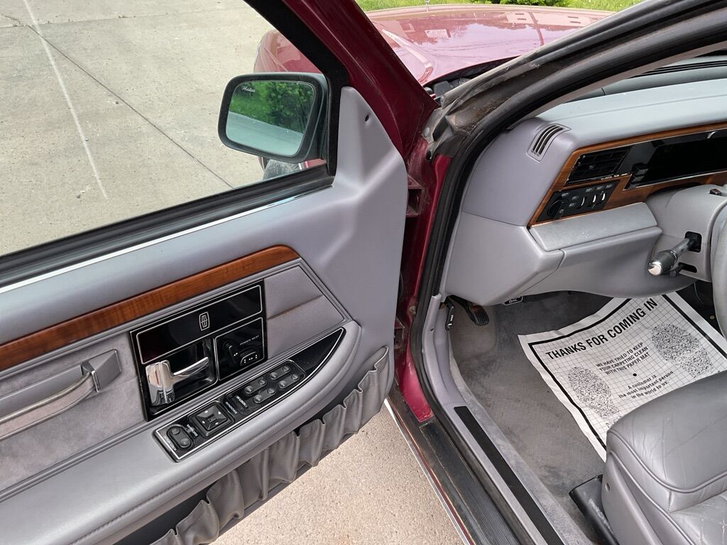 1993 Lincoln Continental (93)  - MCCJ Auto Group