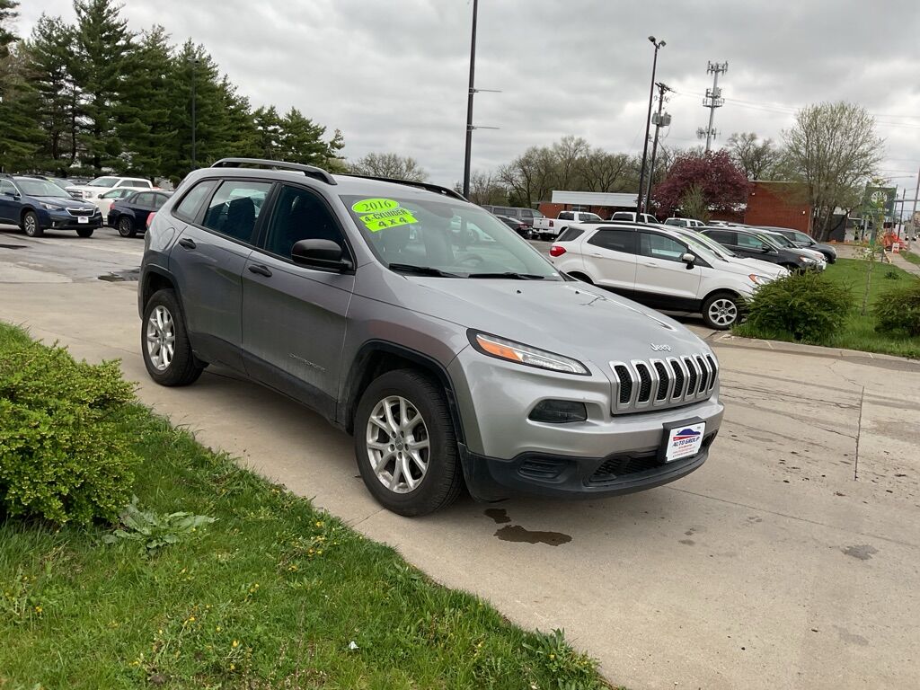 2016 Jeep Cherokee  - MCCJ Auto Group