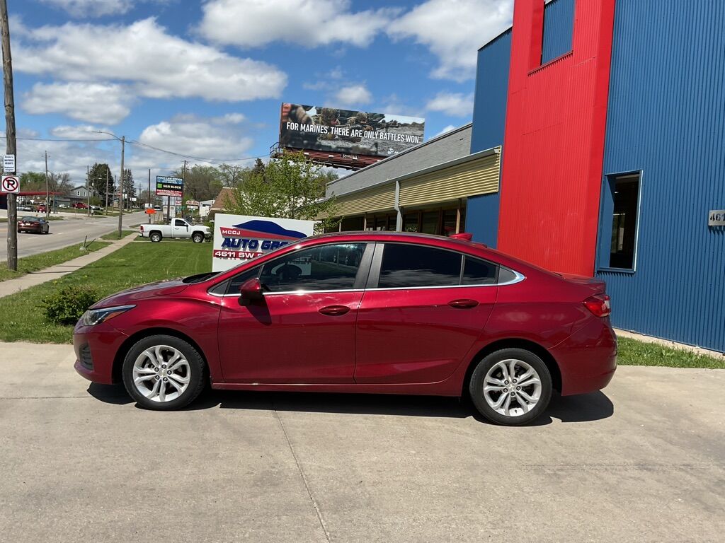 2019 Chevrolet Cruze  - MCCJ Auto Group